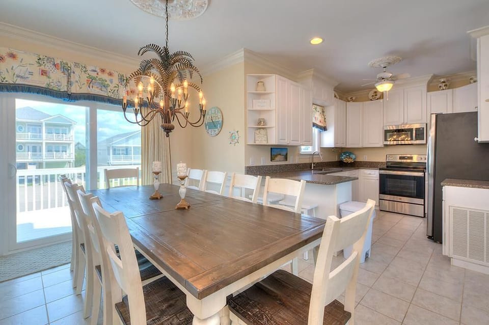 Dining Room and Kitchen
GW 5.16.23
