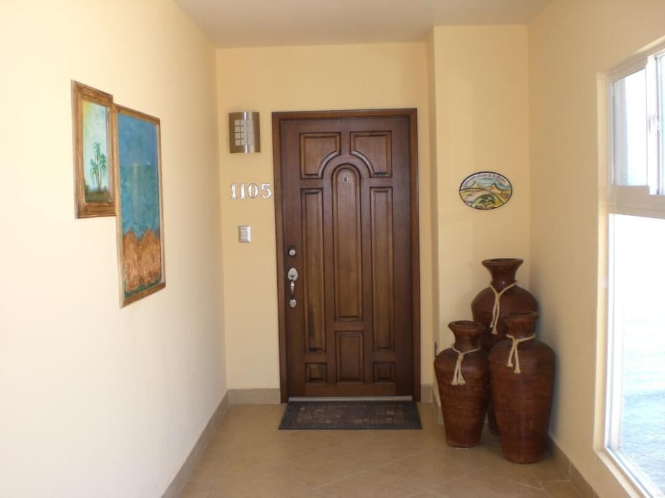 Entry way to unit