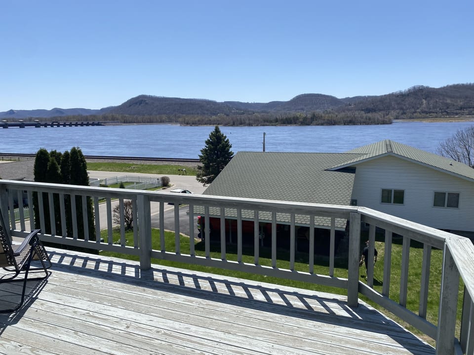 Panoramic views of Mississippi from the large deck. Count the barges. 