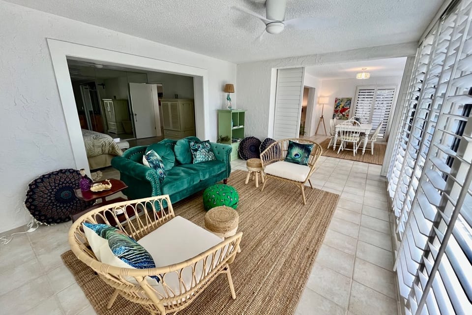Enclosed lanai