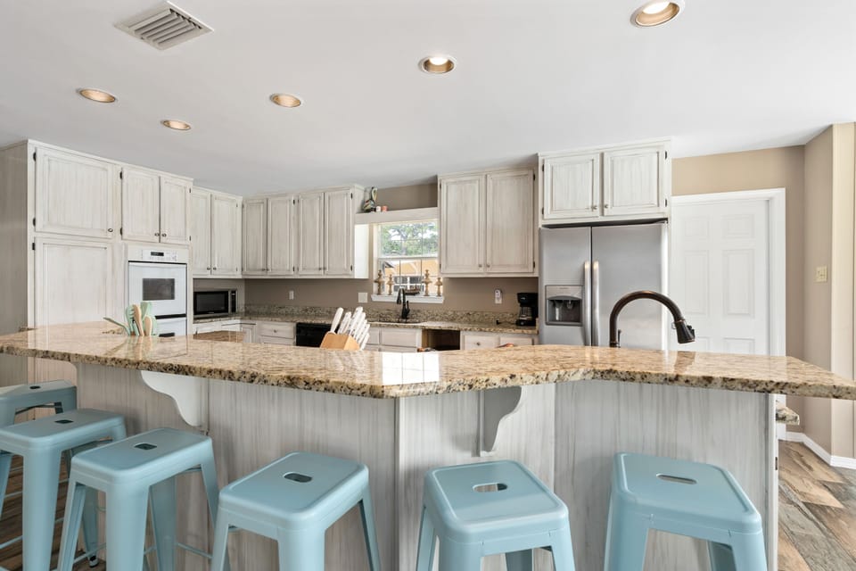 Kitchen Bar 