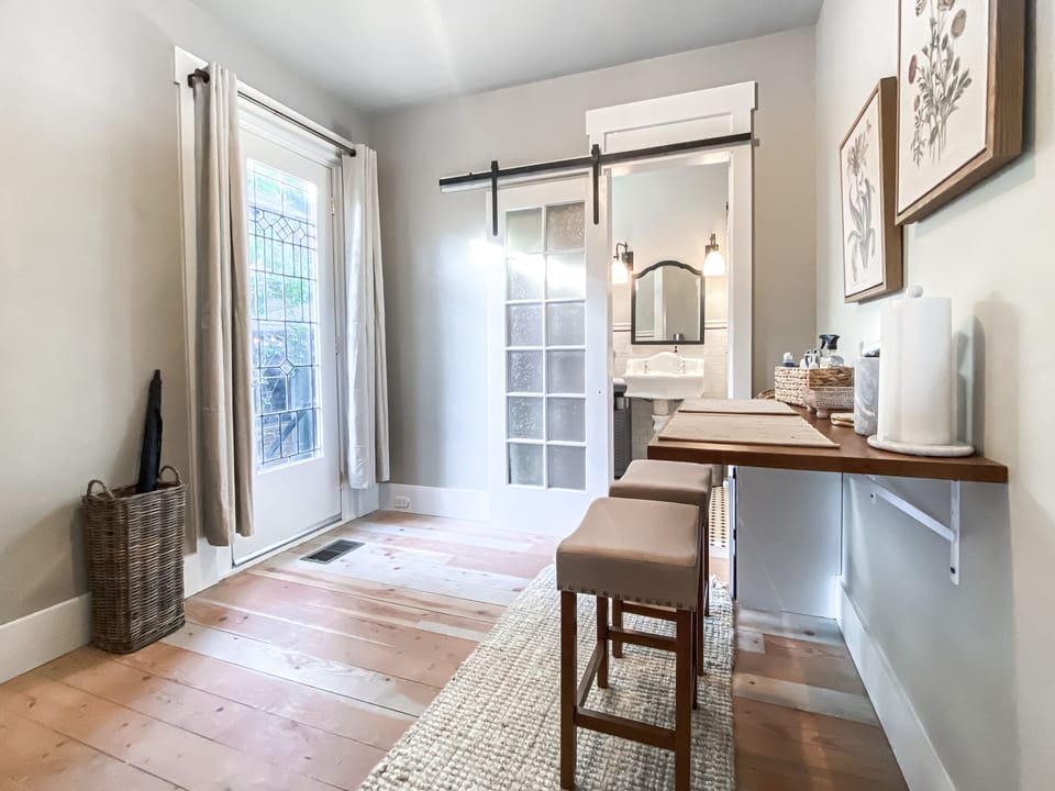 Counter and bar stools perfect for enjoying breakfast. 