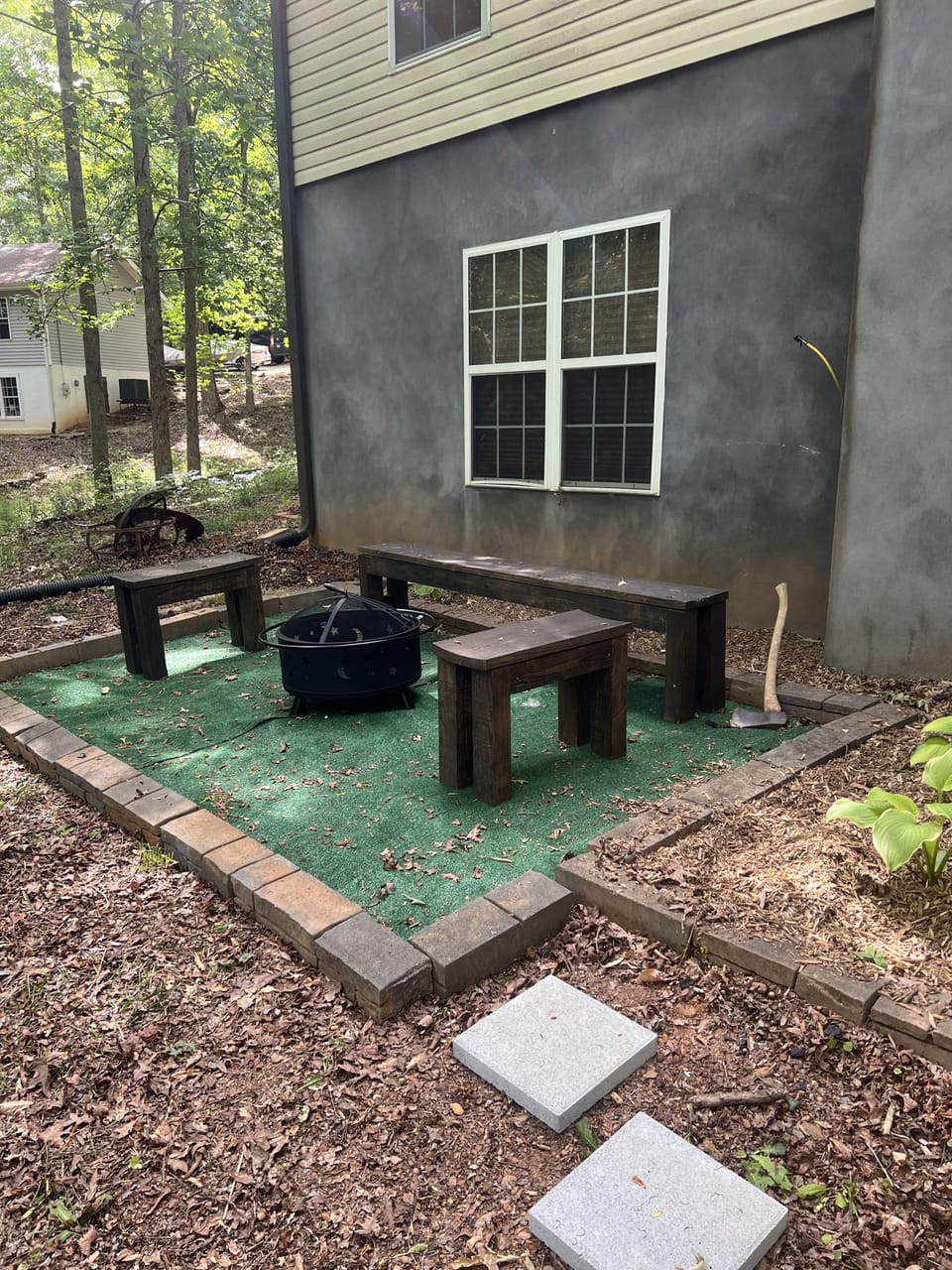 Outdoor fire pit 