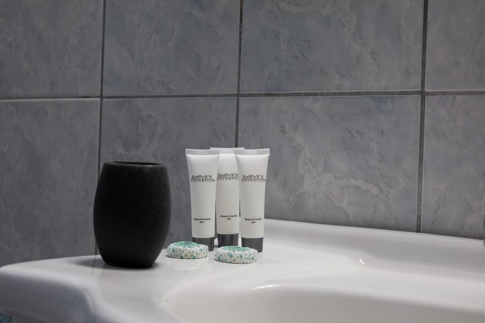 Bathroom amenities