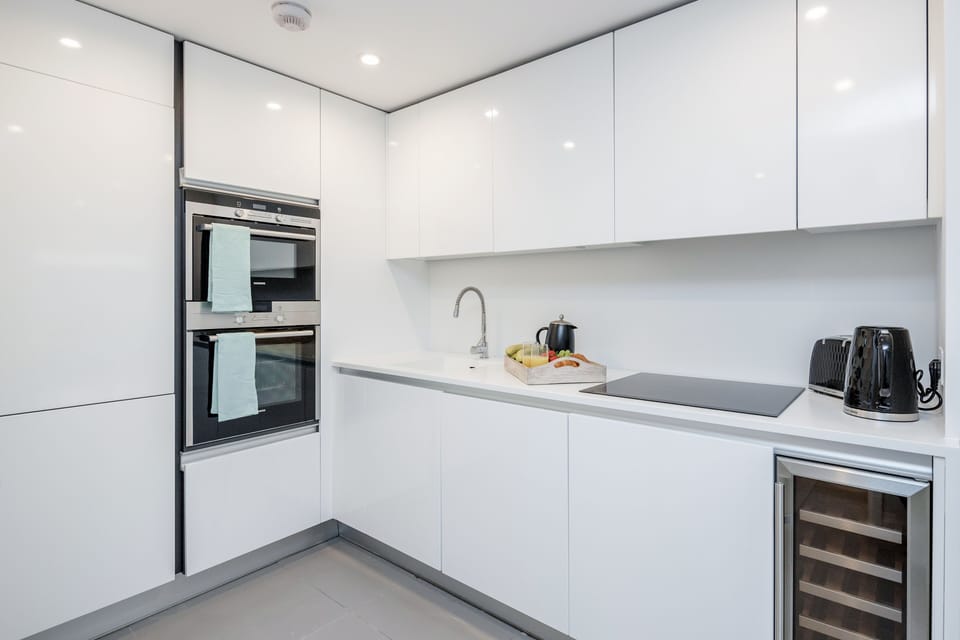 Modern kitchen complete with amenities