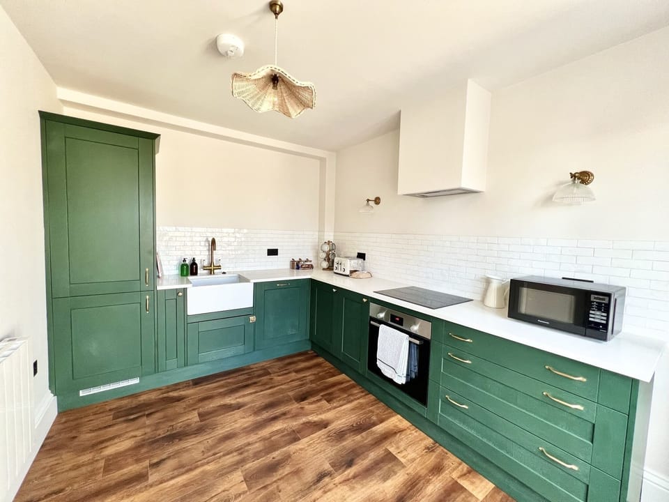 Fully Equipped Kitchen (1)