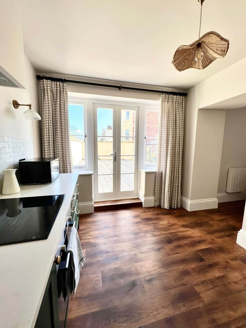 Fully Equipped Kitchen (3)