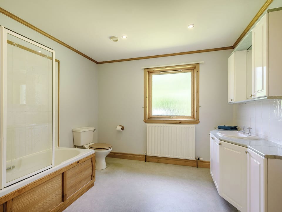 Bathroom | Benmore Drimfern - Benmore Home Farm, Benmore, near Dunoon