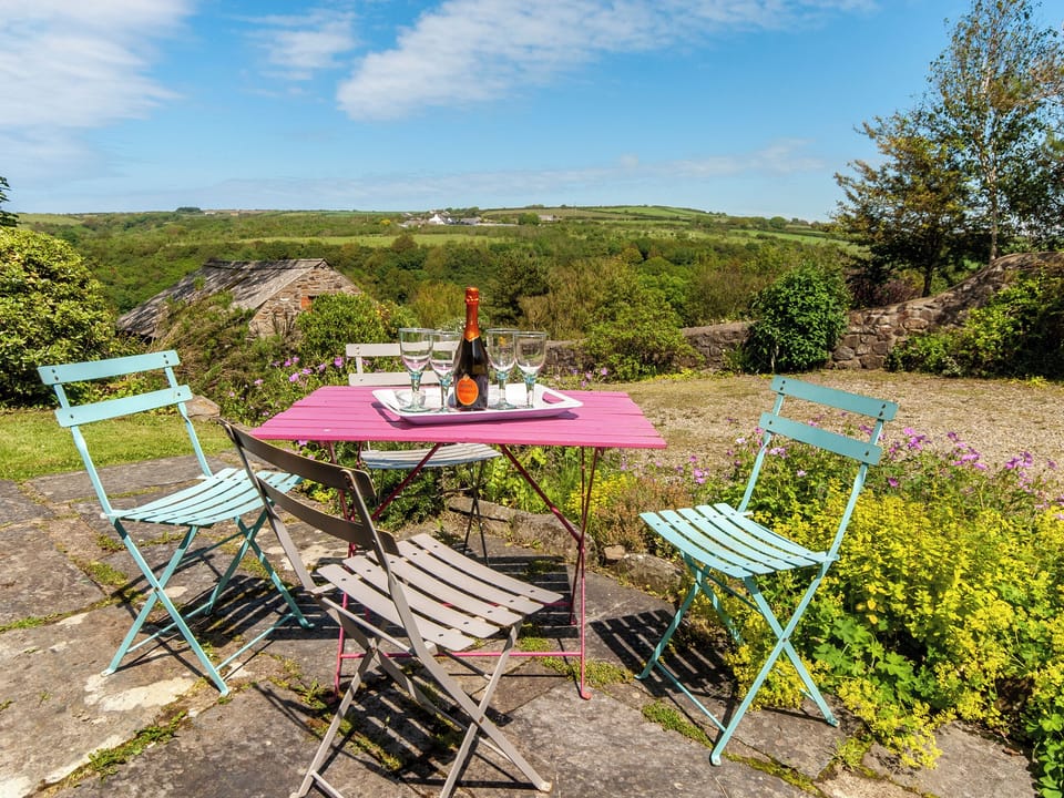 Outdoor area | Crug y Felin, Ceibwr Cove