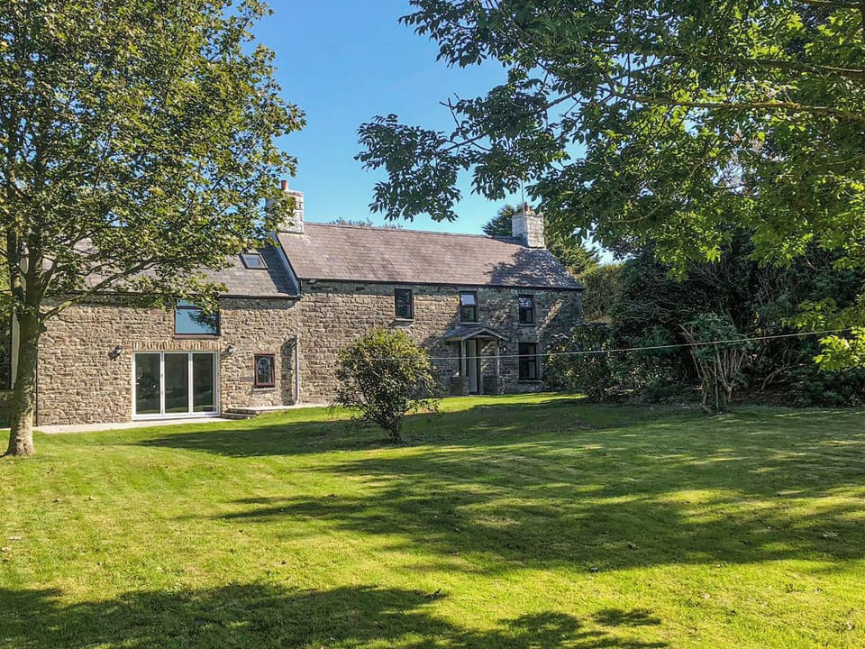 Exterior | Morfa Ganol, Llangrannog