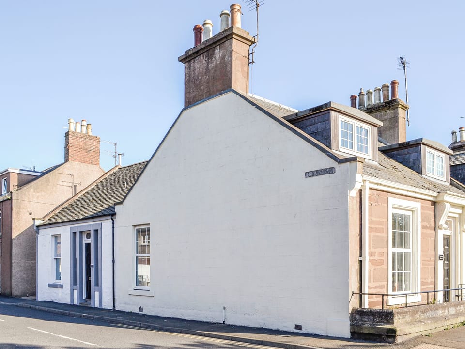 Exterior | Dezzy&rsquo;s, Montrose
