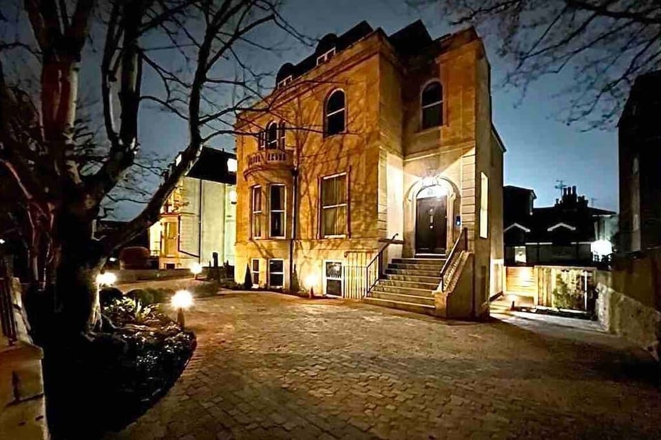 Exterior (2)