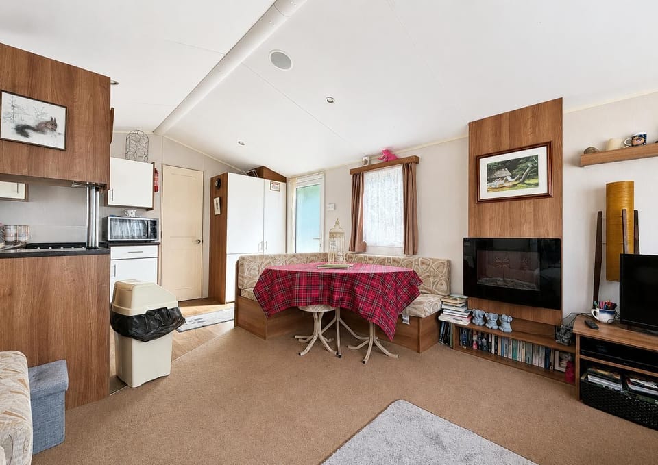 A comfortable space for the whole family to un-wind and reconnect with a stunning coastal backdrop on your Suffolk holidays.