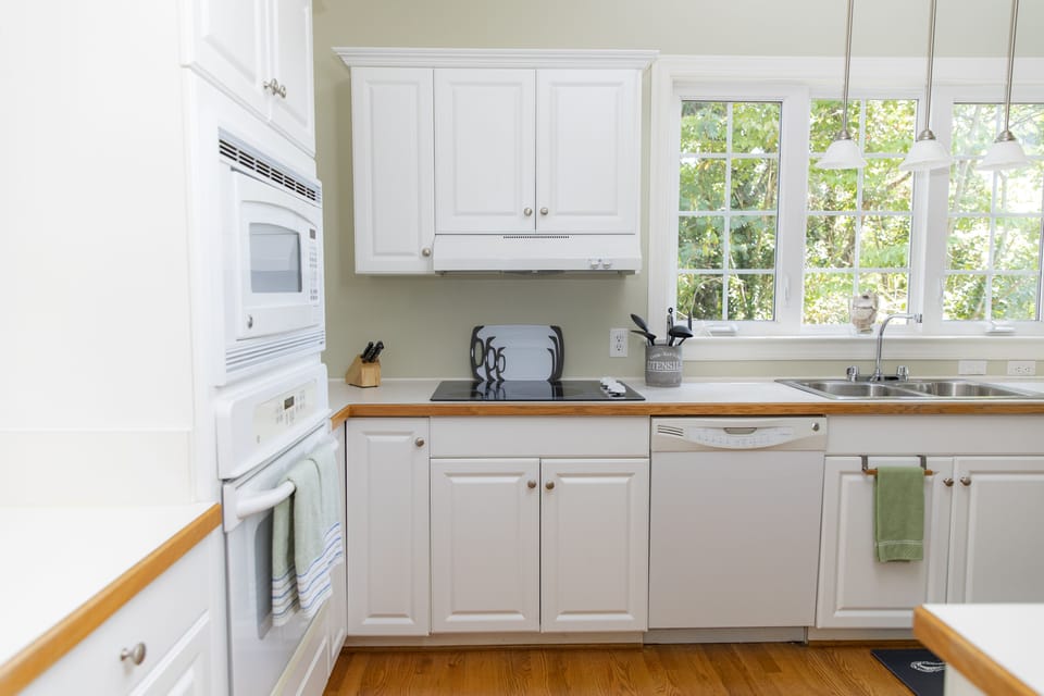 dishwasher/sink area