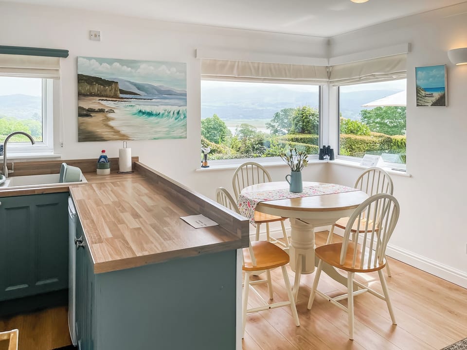 Kitchen/diner | Fron Cottage, Portmeirion