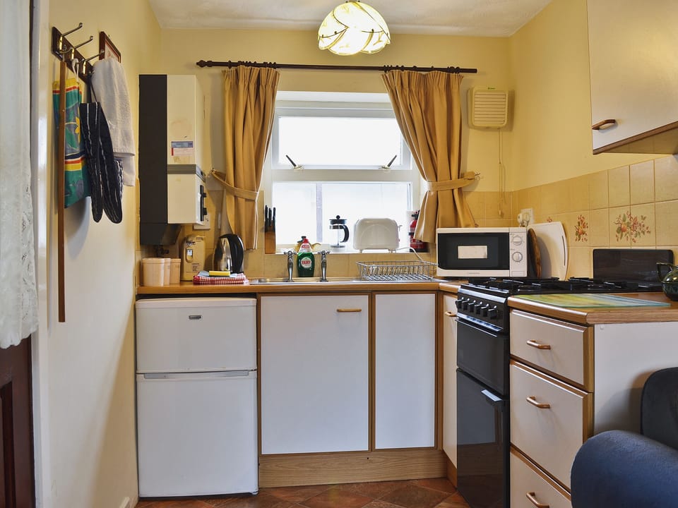Kitchen | Madog&rsquo;s Wells - Wrens Nest, Llanfair Caereinion, nr. Welshpool