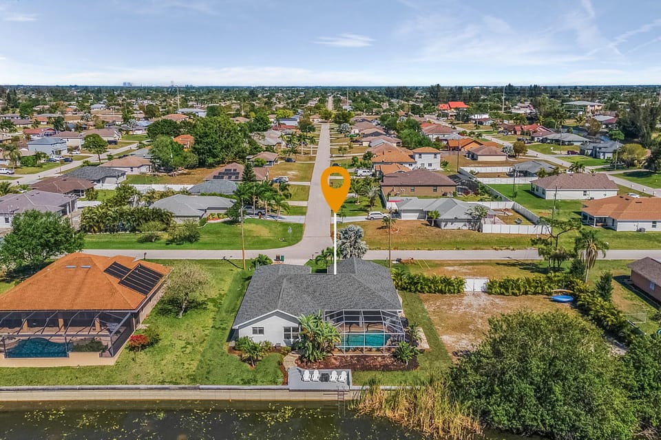 Arial view of the back of Paradise Cove and the canal.