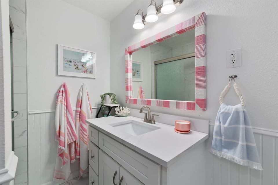Shared guest hall bathroom