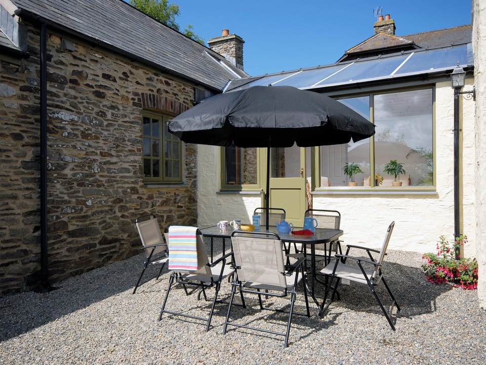 Outdoor area | Yr Hen Gof, Mathry