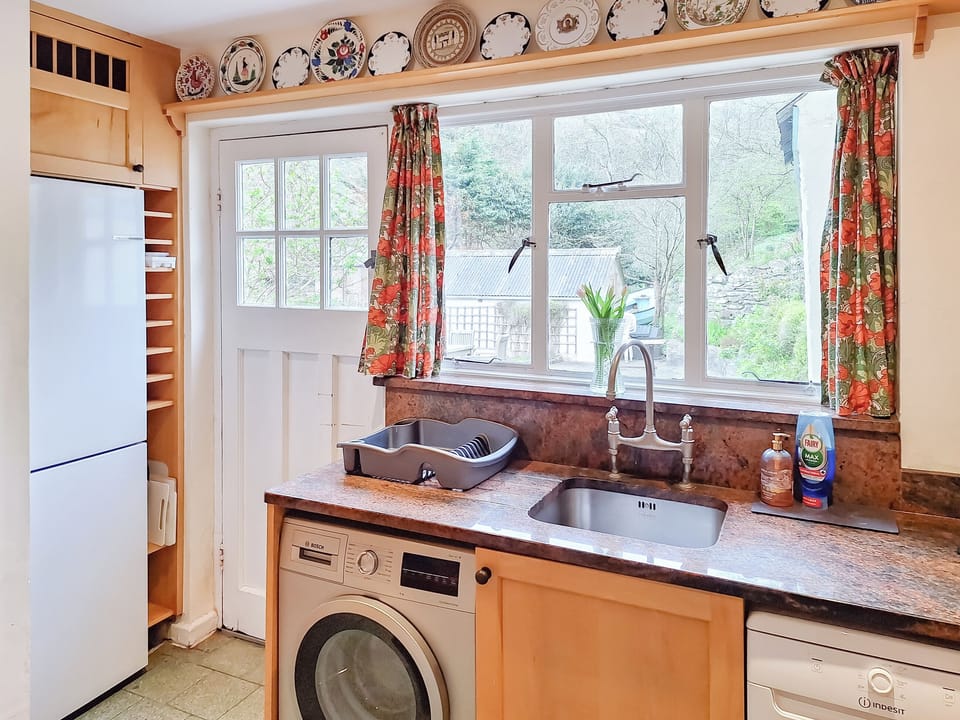 Kitchen | Carreg yr Eos, Fishguard