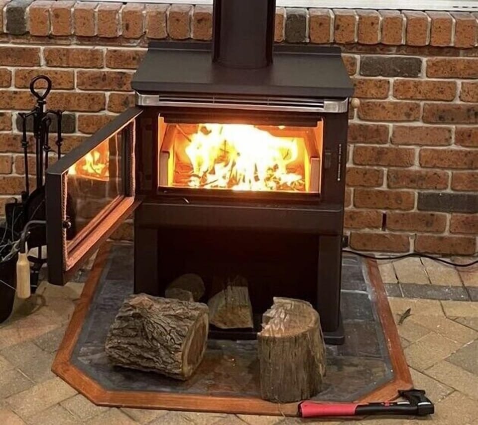 Wood fire place to keep you warm on those cold winter’s nights. 