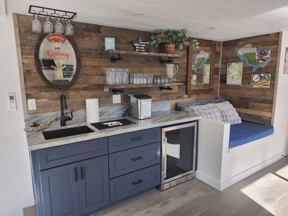 Wet bar
