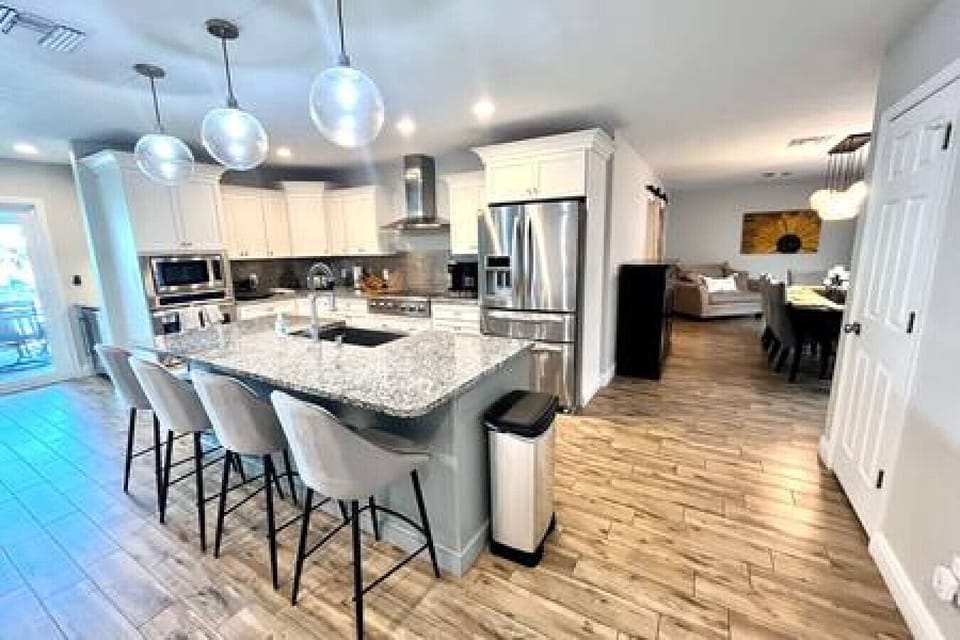 Modern Open Kitchen & High End Stainless Steel Appliances