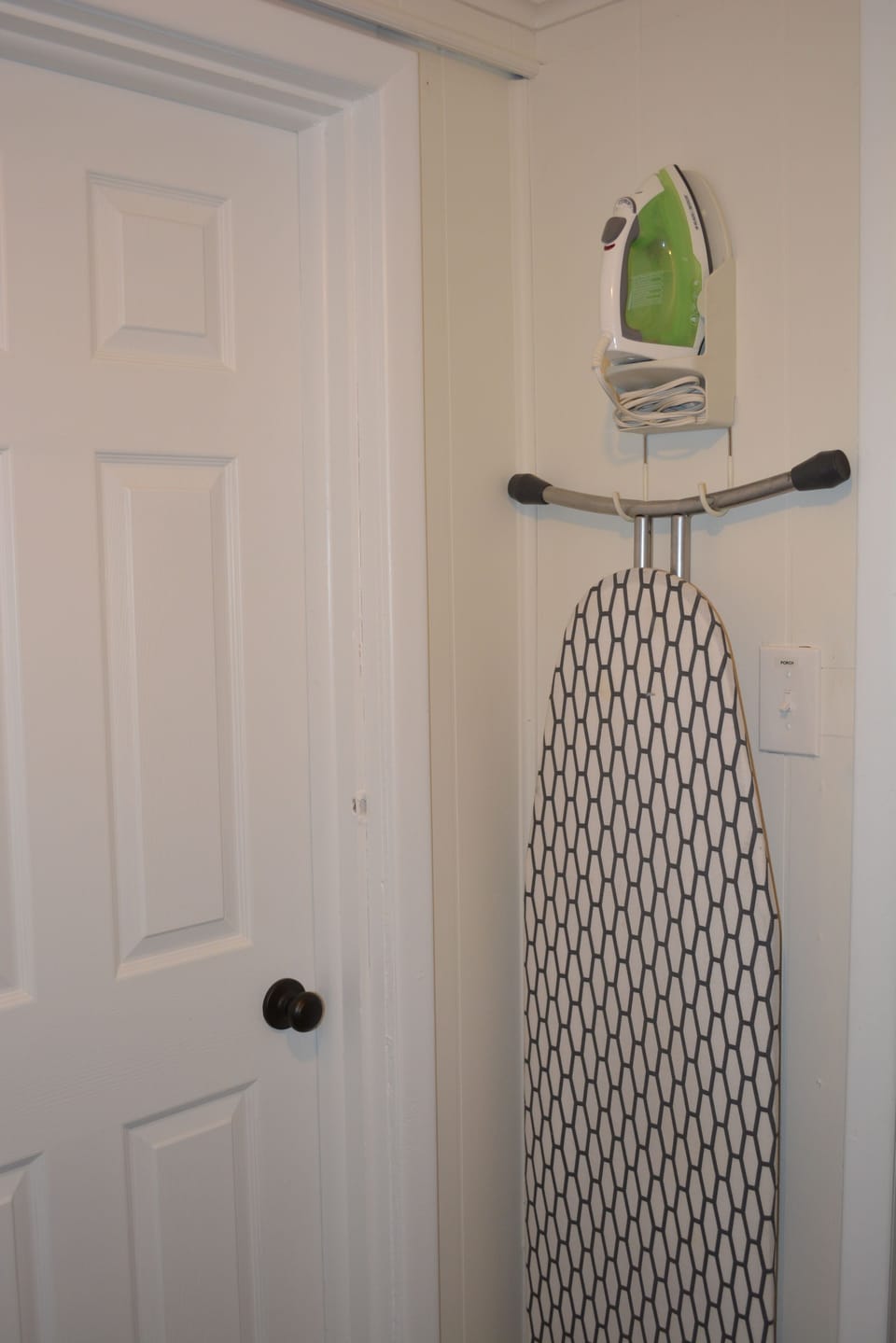Iron & Ironing Board