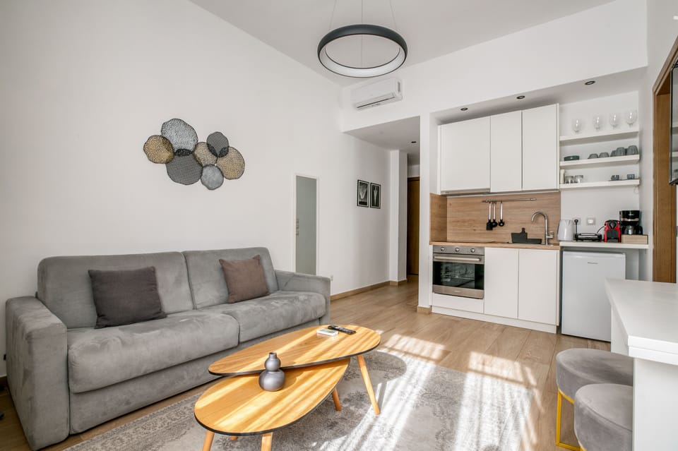 Living room, Sitting area, Dining area, Oven, Stovetop, Kitchen