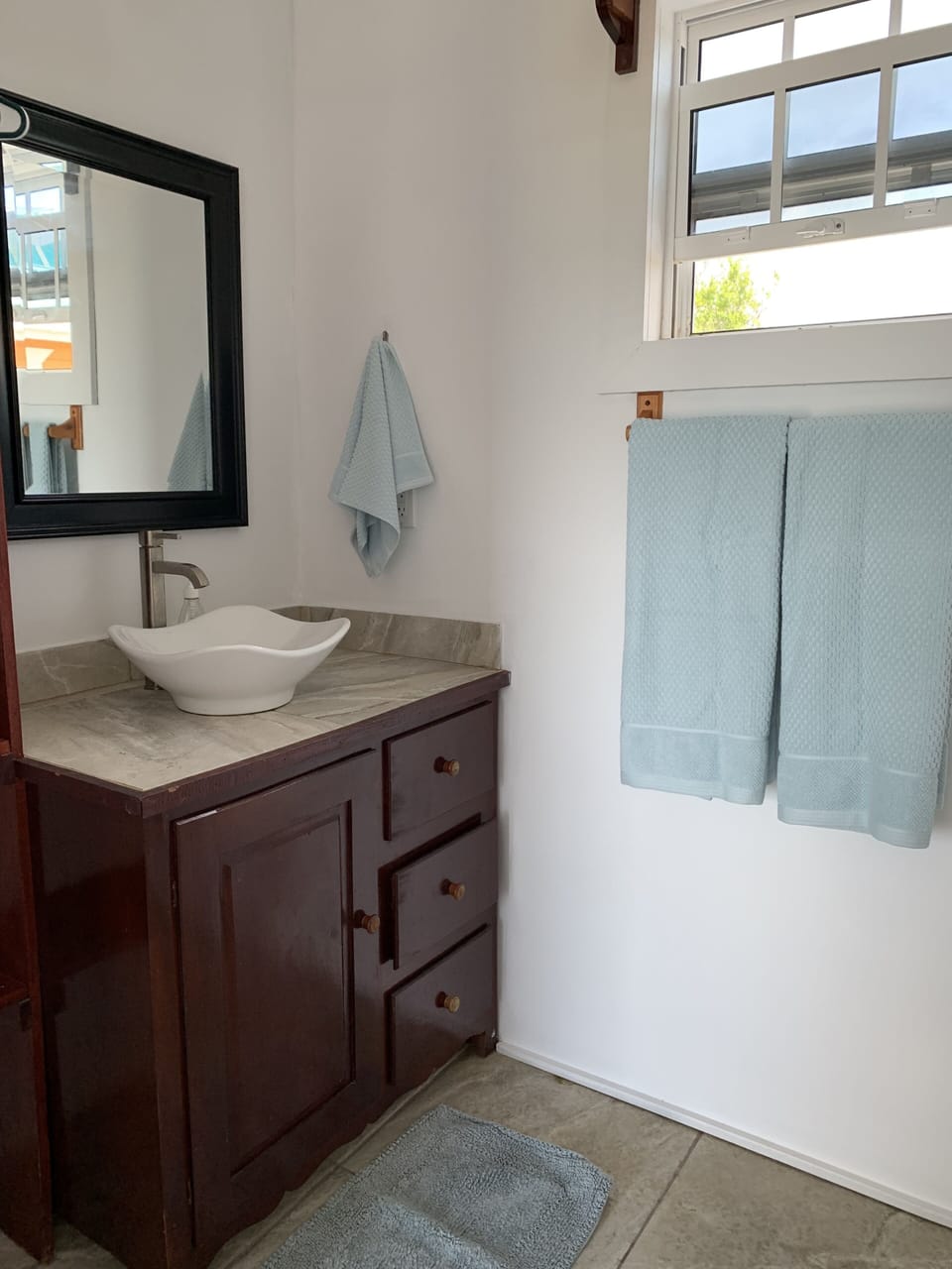 Green Cabana Private Bathroom with shower