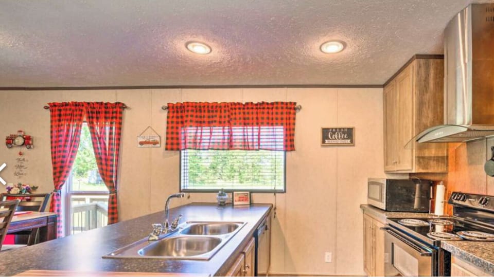 Nice Kitchen with everything you need