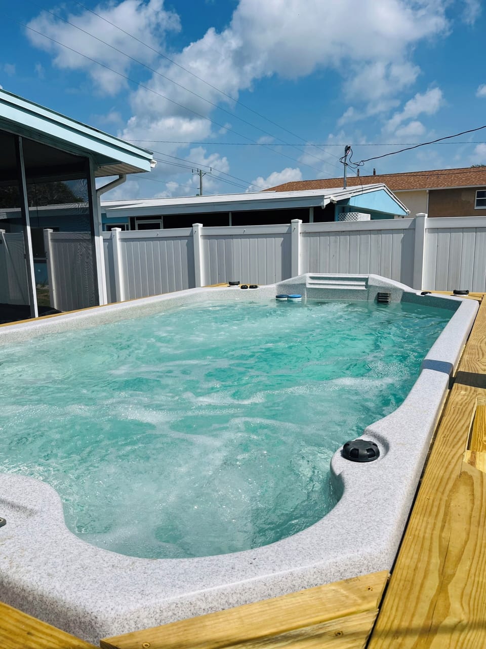 Outdoor spa tub