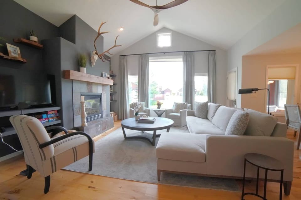 Enjoy your time in Teton Valley staying in this beautiful home, with a wonderful open layout to enjoy the company of friends and family.