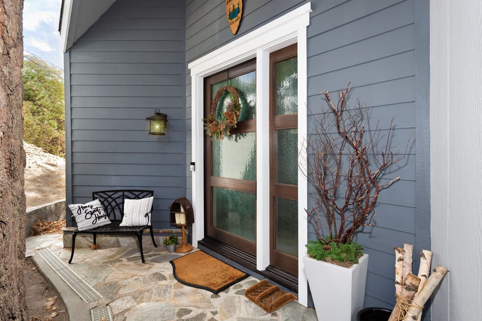 Entry w/ smart lock, ring doorbell, patrolled by Hammer's Mtn Patrol Security