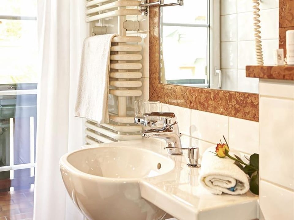 Single Room TYPE B - Half Board - 3* S Hotel Martin Apartment in Schladming