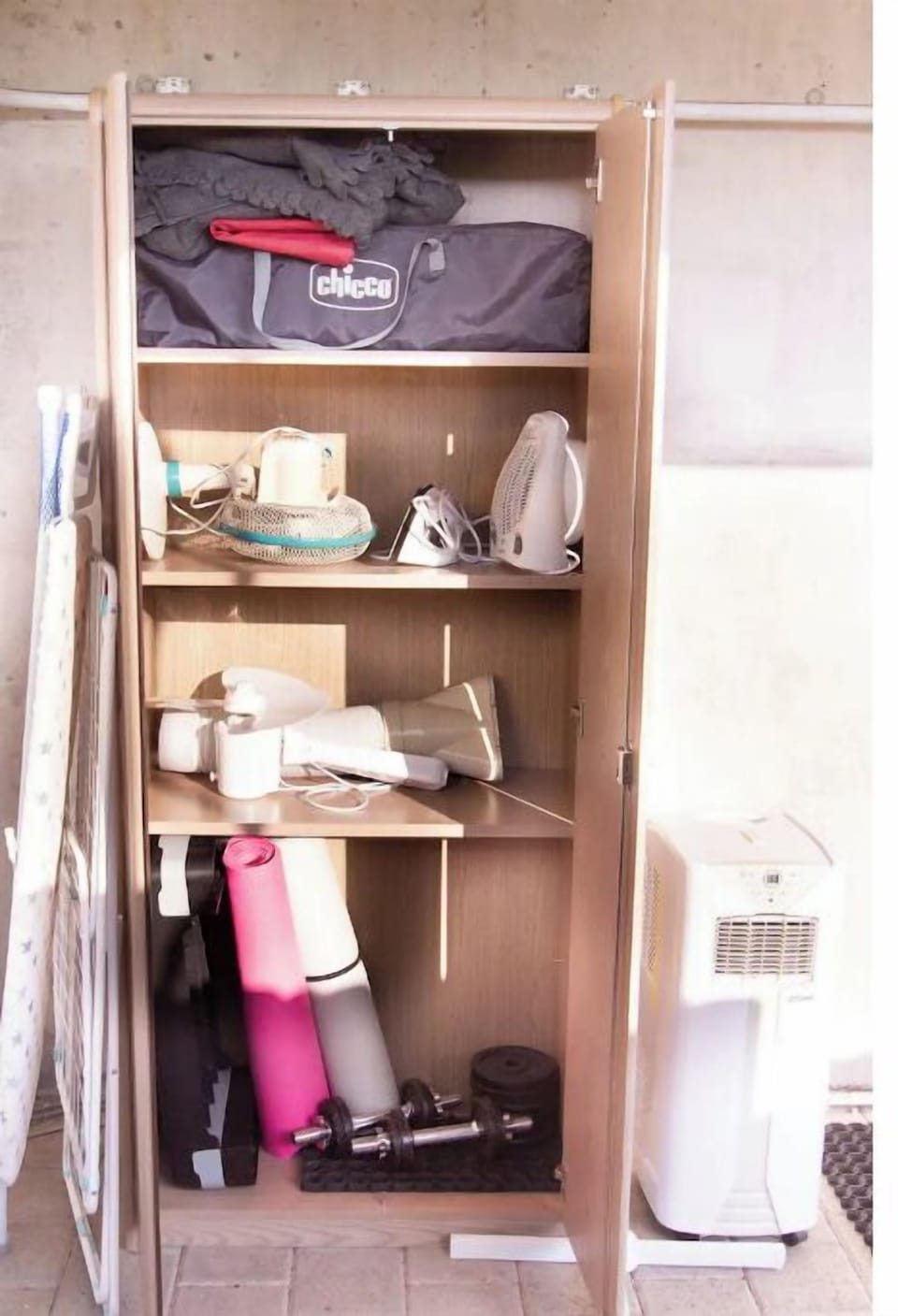 Extra tool: Fans, Iron, Yoga matts, weights..