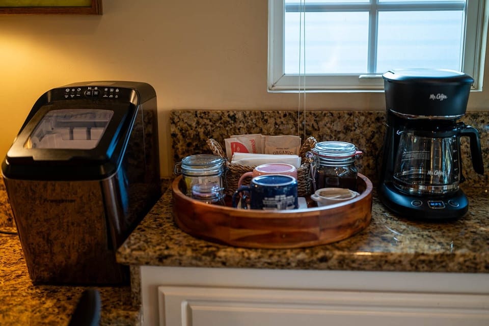 Coffee, tea, ice maker, wild honey, instant oats, creamer, water provided. 