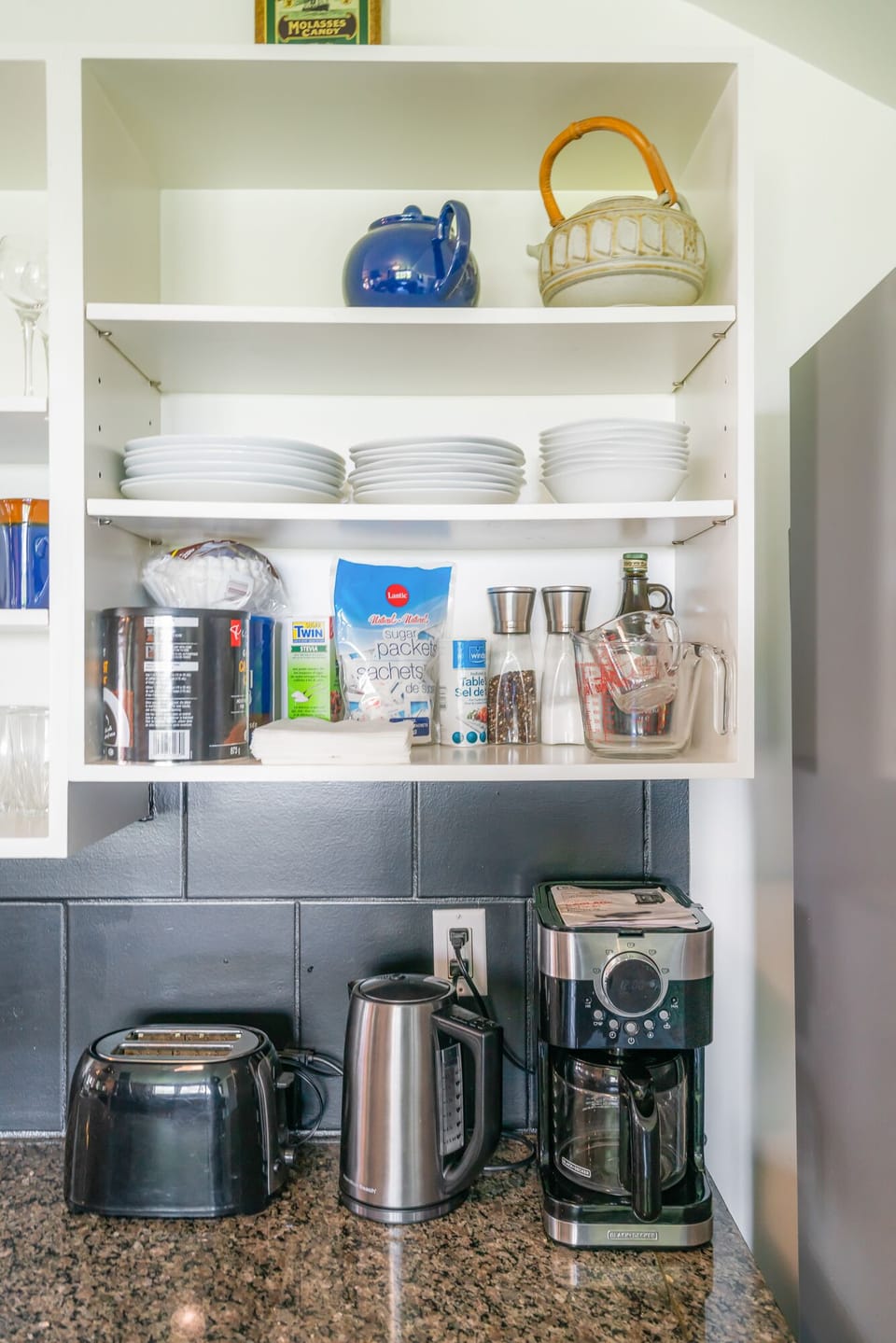 Coffee maker, kettle, toaster, coffee, sugar, sweetener, olive oil, S&P
