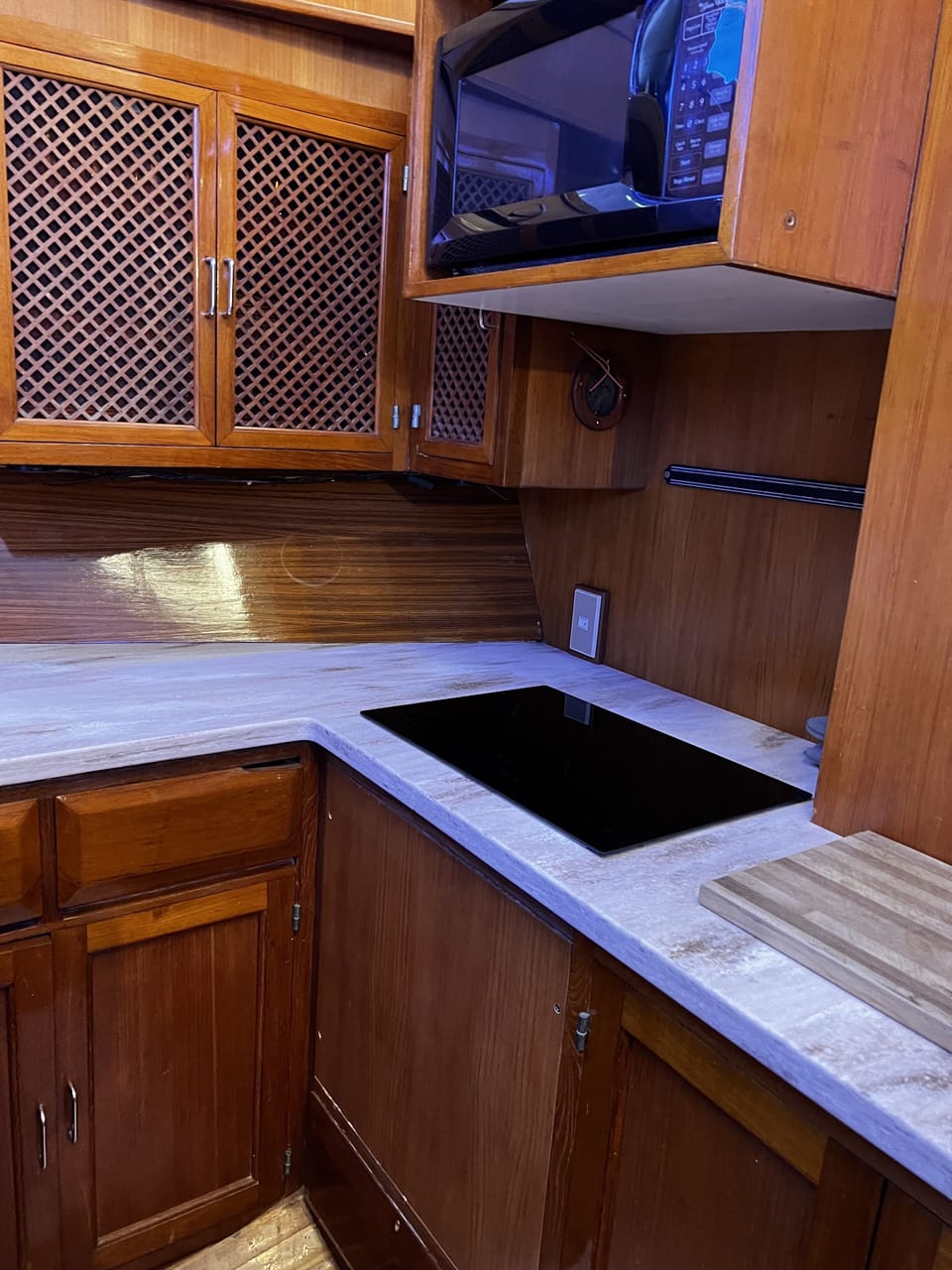 Countertop electric stove top
