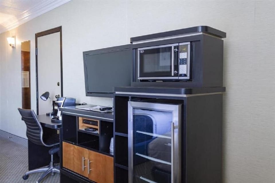 Two Double Beds Standard View image 6