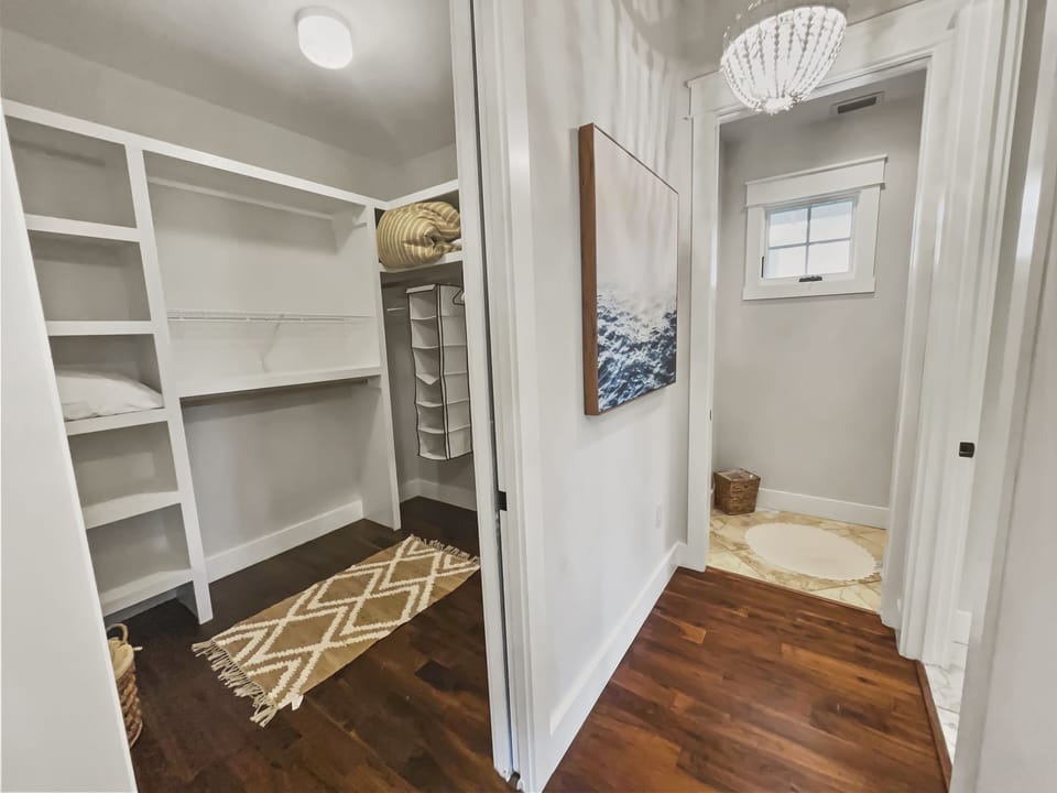 2nd Floor | King Master Ensuite Closet
