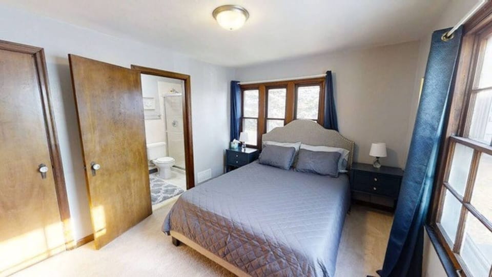Queen Bed