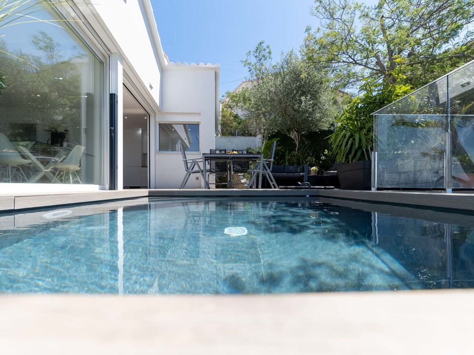 Water, Daytime, Property, Sky, Swimming Pool, Plant, Building, Azure, Shade, Lighting
