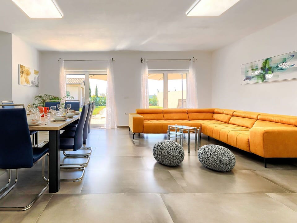 Table, Furniture, Couch, Property, Window, Chair, Comfort, Interior Design, Studio Couch, Building