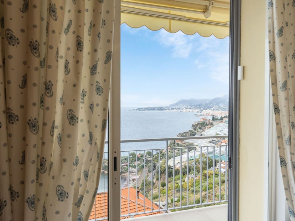 Water, Sky, Property, Window, Building, Shade, Textile, Wood, Curtain, Interior Design
