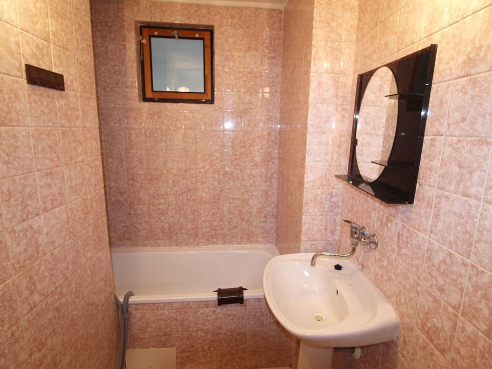 Brown, Tap, Plumbing Fixture, Property, Sink, Bathroom Sink, Bathroom, Wood, Mirror, Interior Design