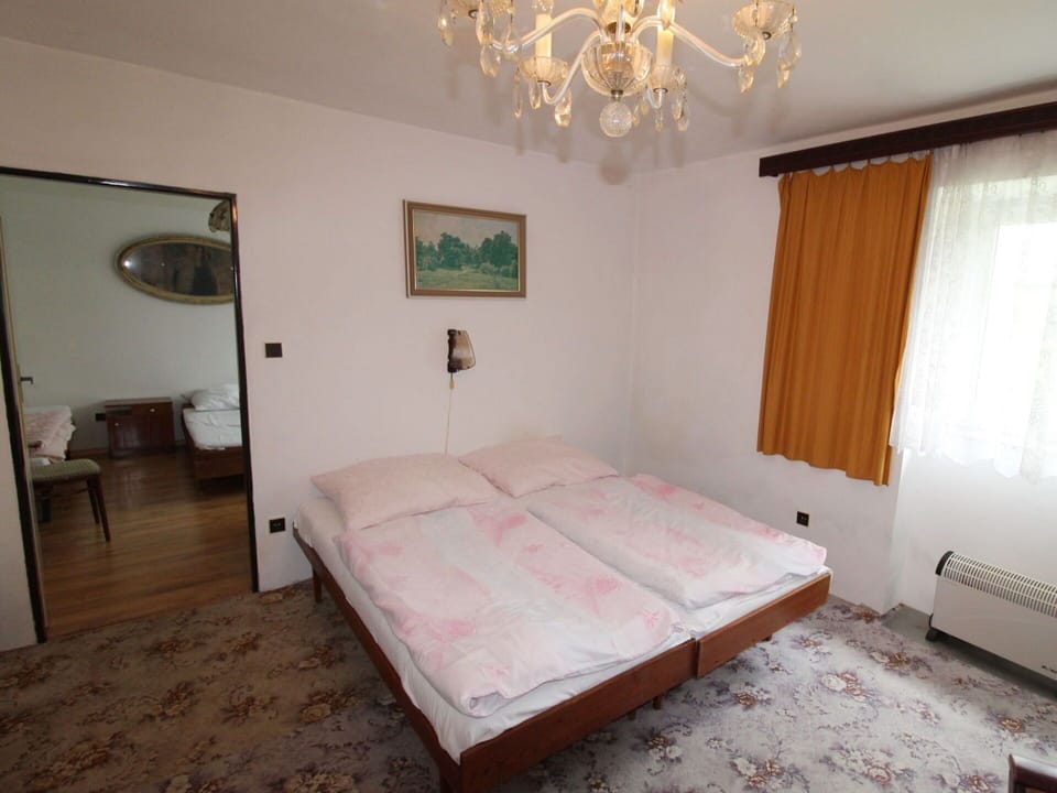 Building, Furniture, Comfort, Wood, Lighting, House, Bed Frame, Interior Design, Floor, Flooring