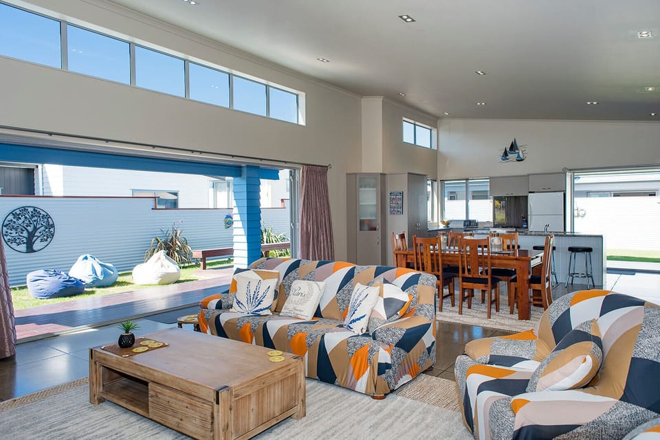 North facing aspect allows for all day sun in the bright modern home. 