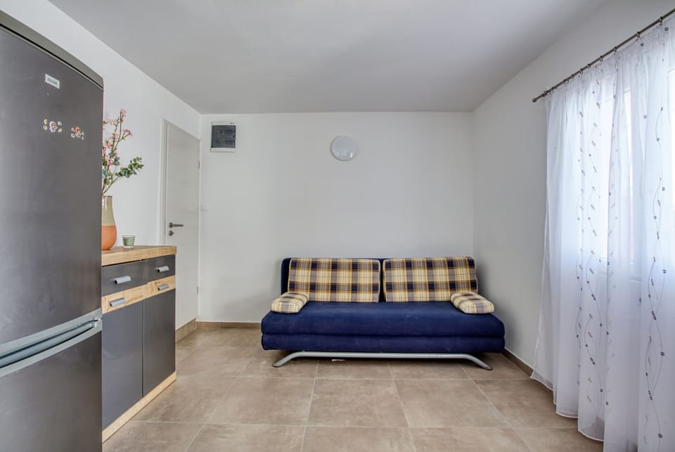 Living room 3