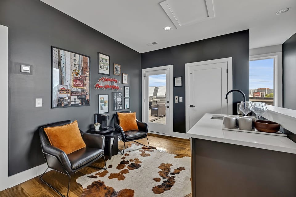 Wet bar/lounge area off of the 3rd story rooftop deck.